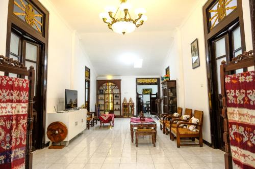 Salatiga House | Cozy Griya Merbabu Asri Homestay for Groups in Salatiga