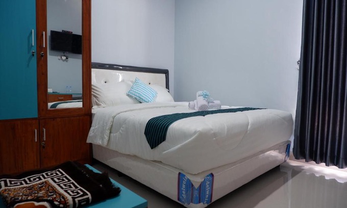 Wates Hotel | Budget-Friendly Griya Tetirah Syariah with Family Amenities