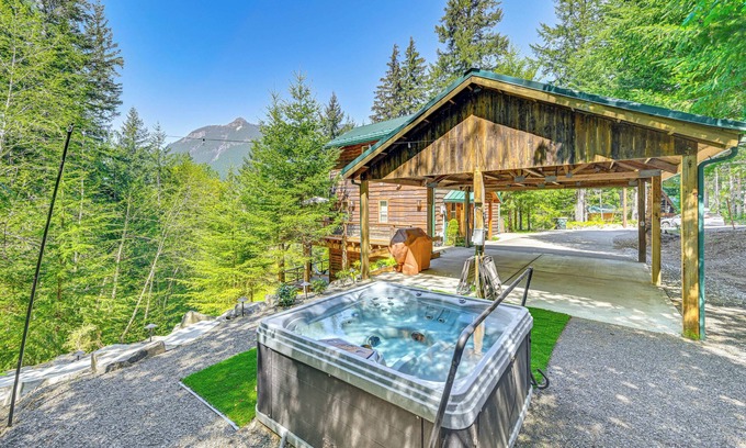 Packwood Cabin | Forest View Cabin at Grizzly Tower: Guest Rated 9.8/10