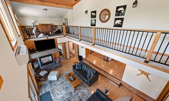 Lead Apartment | Grizzly Trail Lodge Executive Retreat