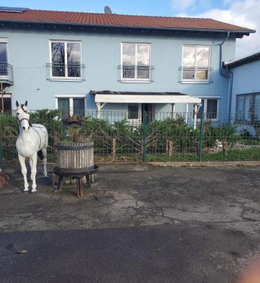 Lahr Apartment | Pet-Friendly 3-Bedroom Retreat on a Horse Farm