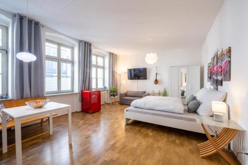 Wilsdruffer Vorstadt/Seevorstadt-West Apartment | Prime City Center Apartment with Family-Friendly Amenities