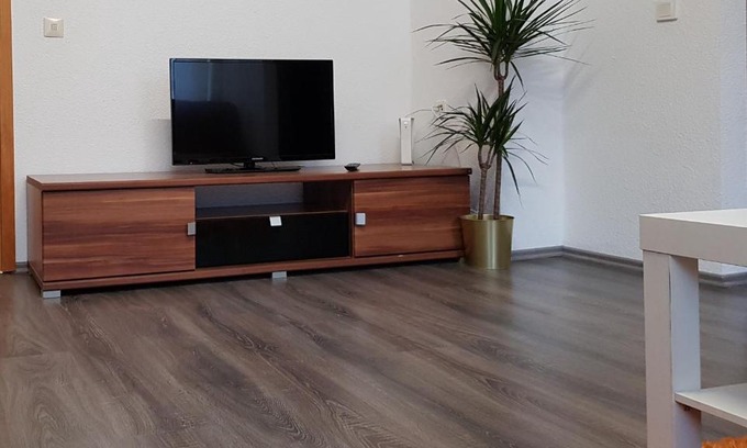 Laar Apartment | Family-Friendly Retreat on the Rheinpromenade - 8/10 Rated