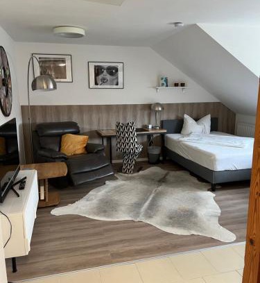 Fuerth Apartment | Cozy Central Getaway for Two: Pet and Child Friendly