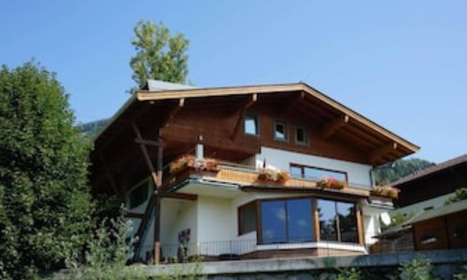 Furth Cottage | Spacious Garden Apartment for 8 in Zell am See