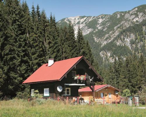 Eben am Achensee Ski Chalet | Großmitt: 4-Star Oceanfront Retreat with Pool & Spa