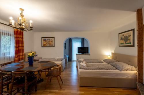 Nonntal Apartment | Spacious Apartment with Garden Terrace for Family Getaways