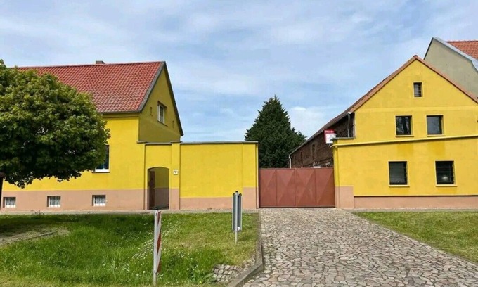 Magdeburg Apartment | Idyllic Green Retreat: Perfect for Cyclists & Families