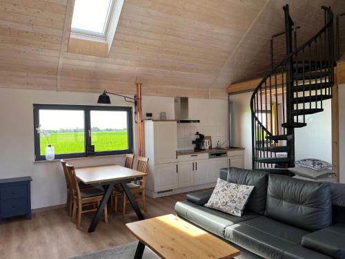 Neuruppin Apartment | Stunning Oceanfront Getaway with Panoramic Views