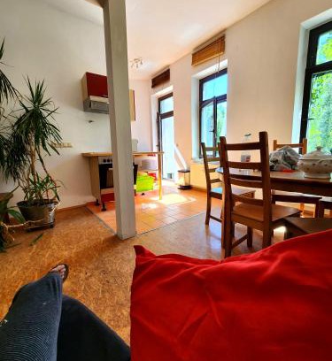 Schleußig Apartment | Großzügige Wohnung in Leipzig-Schleußig mit Balkon und Südgartenblick