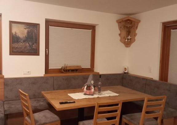 Hollenzen Apartment | Accessible Apartment Georg in Mayrhofen - Guest Rated 10/10