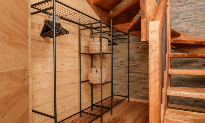 Bischofsgruen Apartment | Spacious Chalet with Balcony and Family-Friendly Amenities