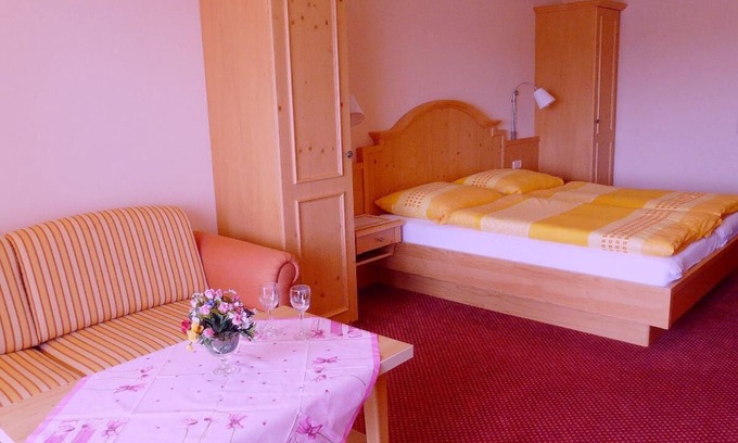 Glashutt Apartment | Bright and Cozy Apartment with Modern Amenities Awaiting You