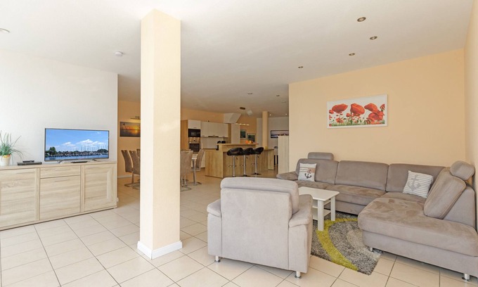 Alt Gaarz Apartment | Premier Coastal Retreat with Terrace, Sauna & 10/10 Rating