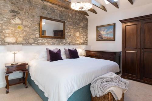 Castle Douglas House | Discover Grobdale Byre: Pet-Friendly Retreat for Families
