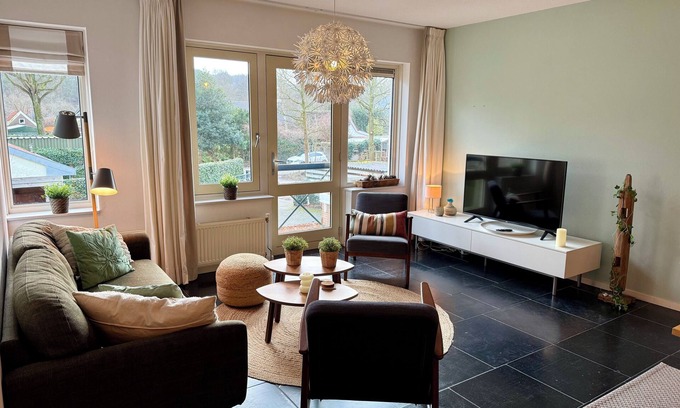 Groet Apartment | GROET: Just 2000m to the Beach with Ocean Views!