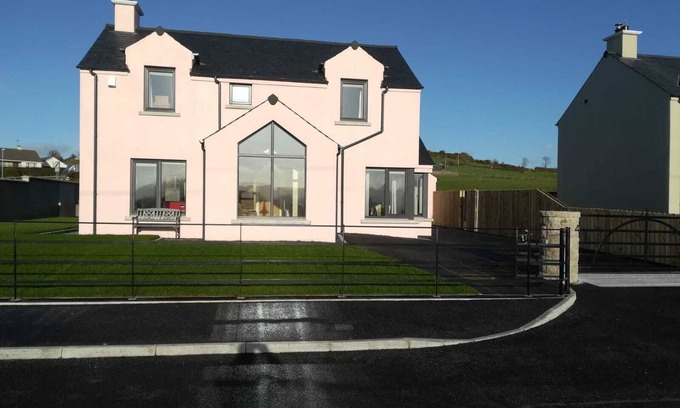 Castlewellan Cottage | Relax at Gromoth Mountain View Cottage with Hot Tub & Spa