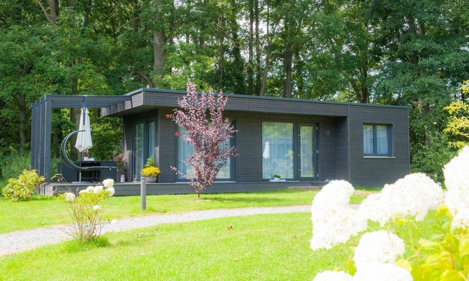 Ponitz am See House | Tranquil Gronenberger Mühle - A Countryside Getaway