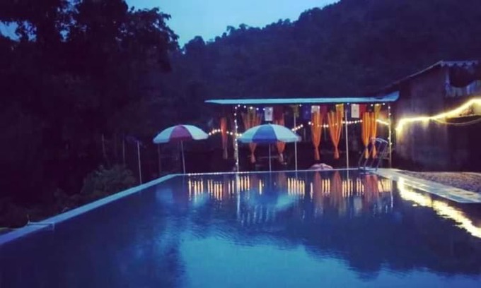 Kurseong House | Pet-Friendly Getaway at Groovy Mukti with Pool & Breakfast