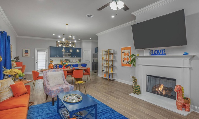 Shreveport House | Modern Retreat: Central Location with Spa & Pet-Friendly Stay