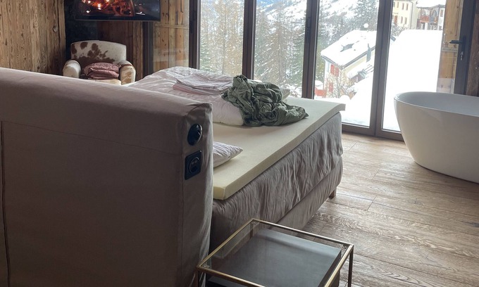 Sent House | Alpine-Style Apartment for Two with Beautiful Views & Breakfast