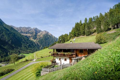 Selva dei Molini Apartment | Experience Comfort at Grossgasteigerhof: Rated 9/10