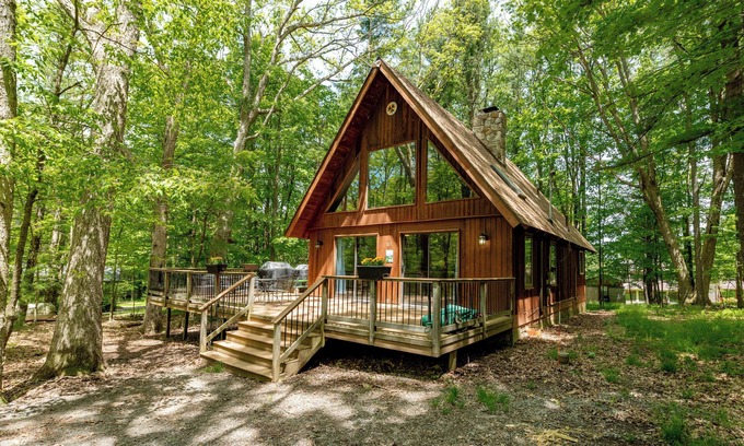 Sky Valley House | Relaxing Retreat: Lake Access, Pet Friendly & Hot Tub Comfort