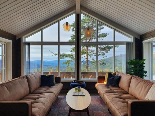 B House | Grostul: Family & Pet Friendly Stay with 4-Star Comfort