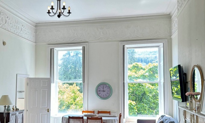 Bath Apartment | Discover Grosvenor Apartments: Pet-Friendly & Family Ready