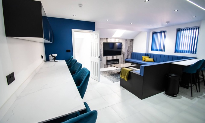 Blackpool Town Center Apartment | Grosvenor Suite by Sasco Apartments: Family-Friendly Retreat