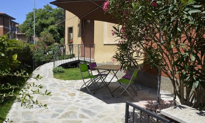 Castiglione della Pescaia Apartment | Cozy Ground Floor Apartment with Garden Near the Sea