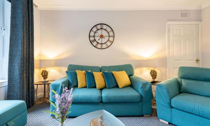 Bridge of Allan Apartment | Convenient Two Bedroom Flat with Pet and Child-Friendly Perks