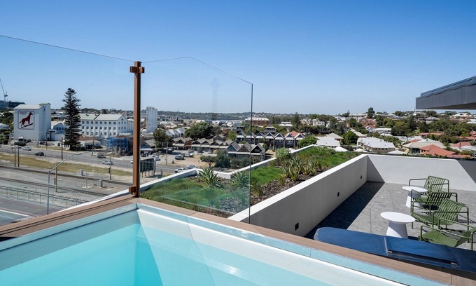 North Fremantle Apartment | Ground Floor Apartment with Private Courtyard