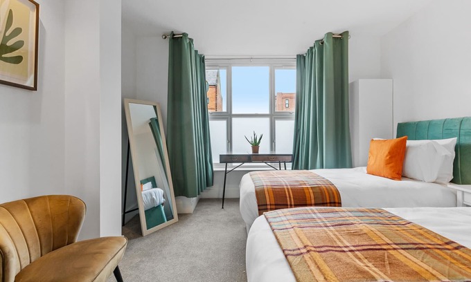 Loughborough Apartment | Cozy Ground Floor Apartment with Courtyard & Breakfast