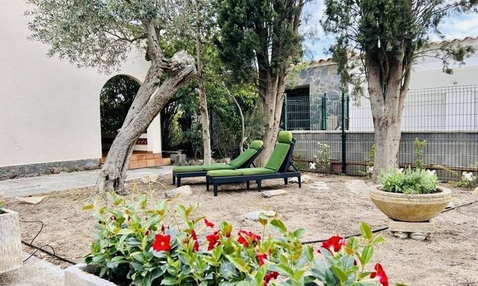 El Mas Bosca Apartment | Renovated Ground-Floor Apartment with Oceanfront Terrace