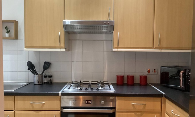 Rutherglen Apartment | Cozy Ground Floor Apartment with Garden and Kitchen Access