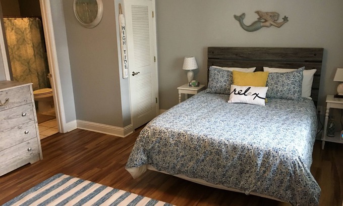 Biloxi Condo | Prime Beachfront Casino Retreat with Pool & Spa Access