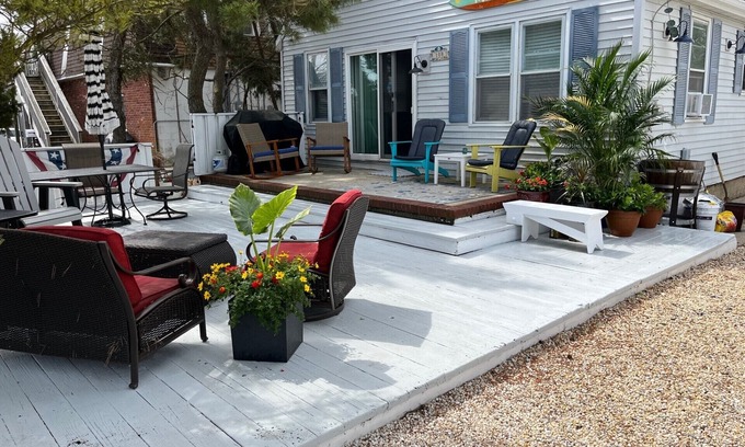 Surf City House | Cozy Beach Cottage Steps from Ocean, Dining & Relaxation