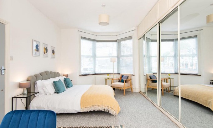 Hanwell Apartment | Comfortable En-Suite Room with Kitchen in Hanwell