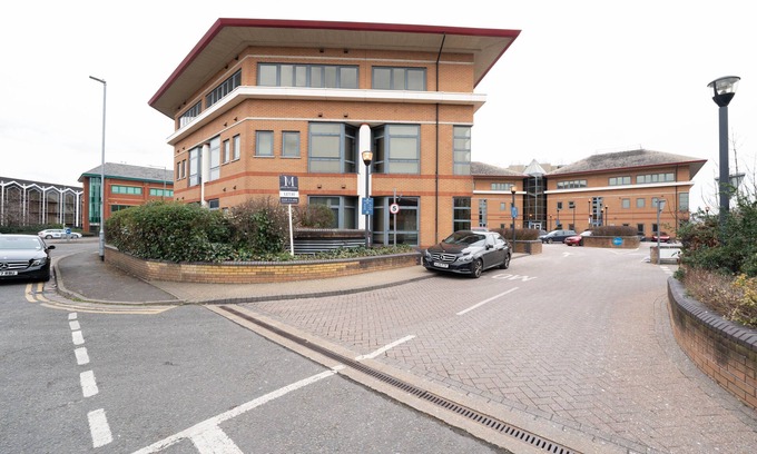 Harlington House | Convenient Ground Floor Flat Near Heathrow Transport Links