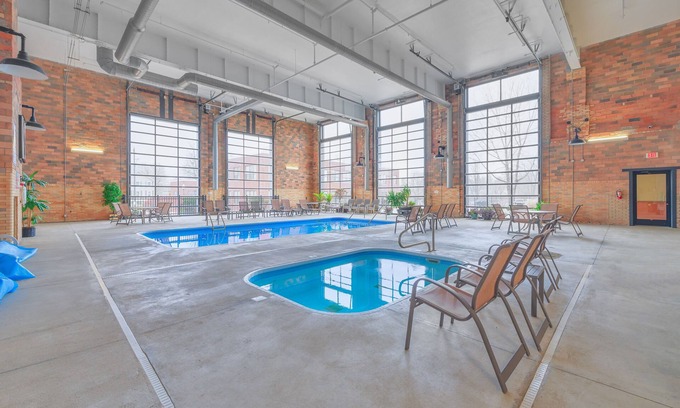 South Haven Condo | Year-Round Indoor/Outdoor Pool Just Blocks from the Beach