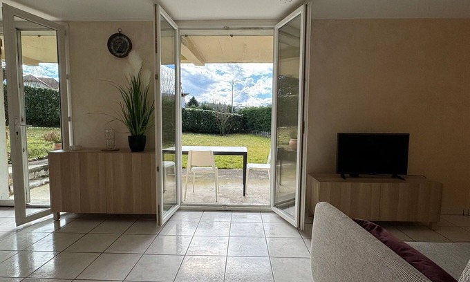 Aix-les-Bains Apartment | Cozy Apartment in Aix-les-Bains with Spa & Breakfast