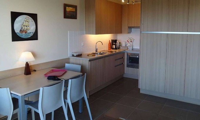 Wimereux Apartment | Cozy Apartment Wimereux with Spa and Breakfast for 4