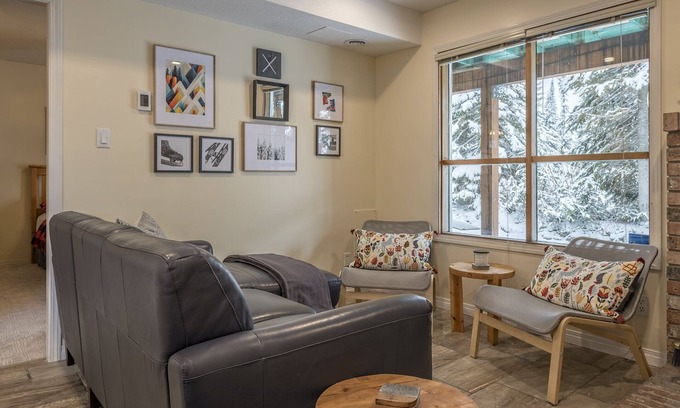 Silver Star Mountain Apartment | Inviting Ground Level Suite with Sauna Near Village & Lifts