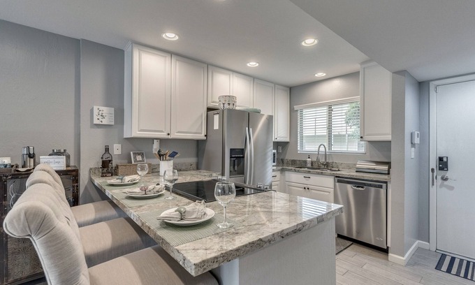 South Scottsdale Condo | Beautifully Remodeled Condo with Pool in Scottsdale Resort