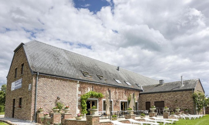 Houyet House | Spacious Holiday Home in Houyet with Garden Access