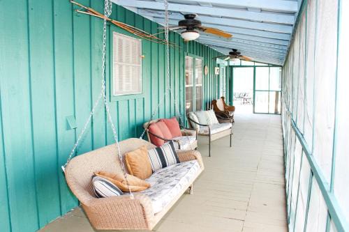 La Grange House | Group Cabin with Kayaks and Foosball Table in La Grange, Texas