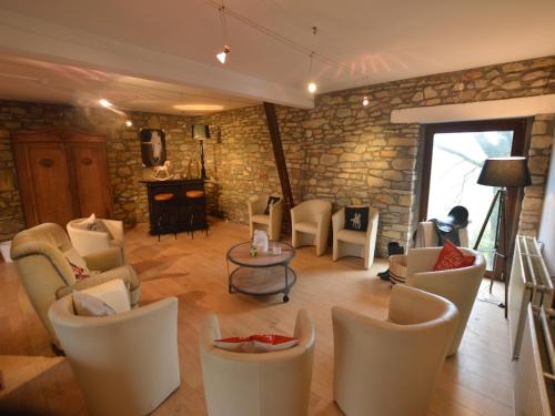 Commanster House | Family-Friendly Holiday Home with Garden in Vielsalm