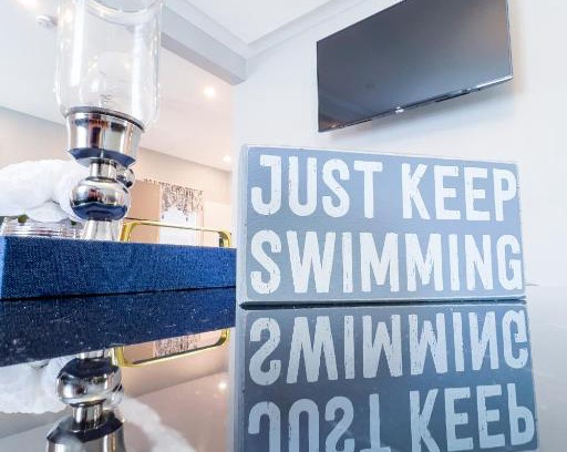 Downtown Niagara Falls House | Discover The Cedar Chateau: Family-Friendly Retreat