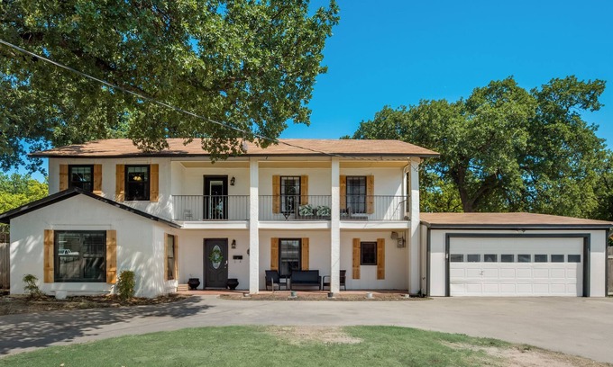 Haltom City House | Convenient Group-Friendly Home Near Downtown Fort Worth